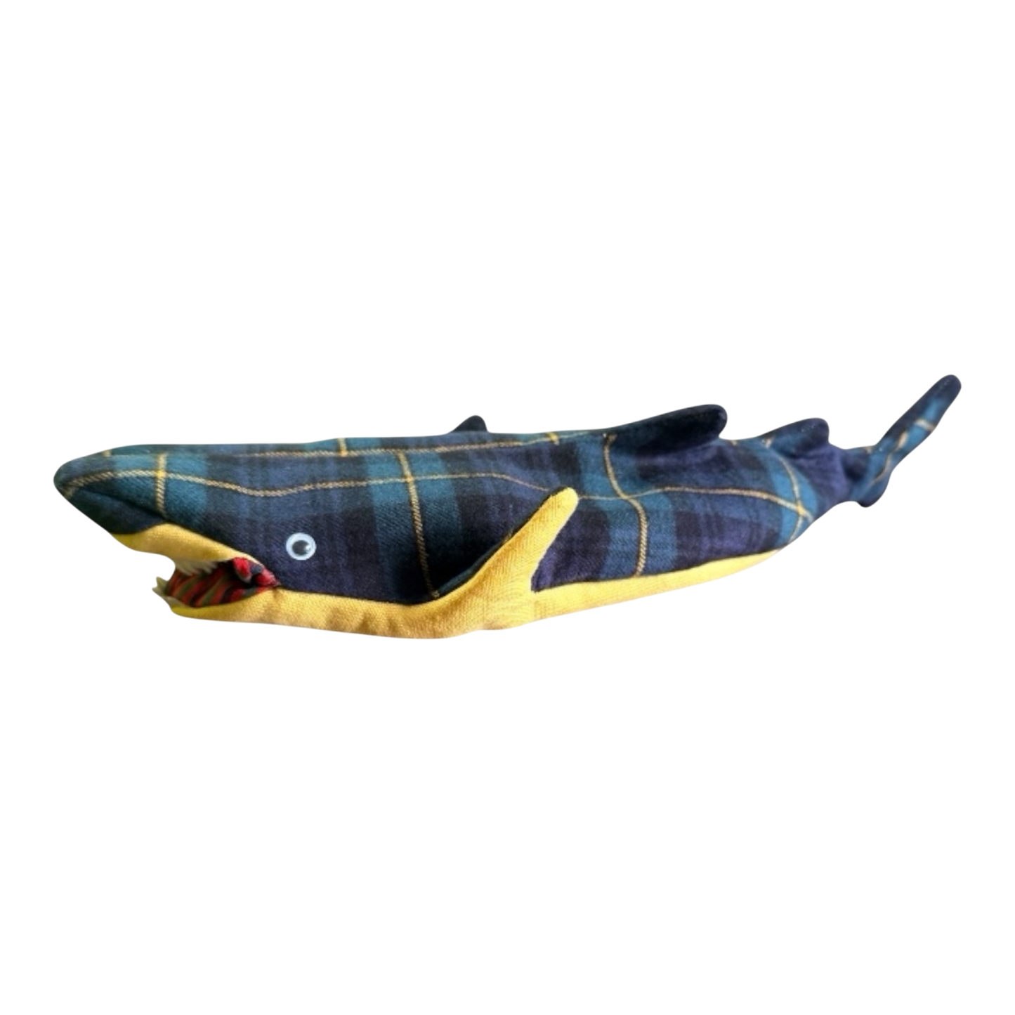 Handmade with tartan wool & a little wildness.タータンチェックと、少しの野性味で生まれたサメ。