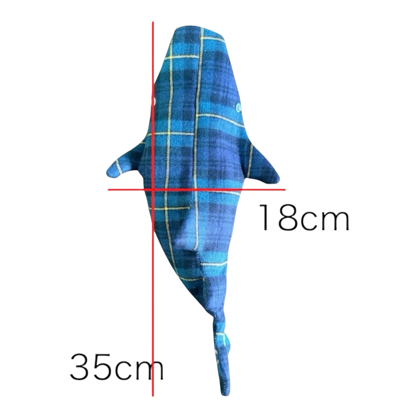 Handmade with tartan wool & a little wildness.タータンチェックと、少しの野性味で生まれたサメ。